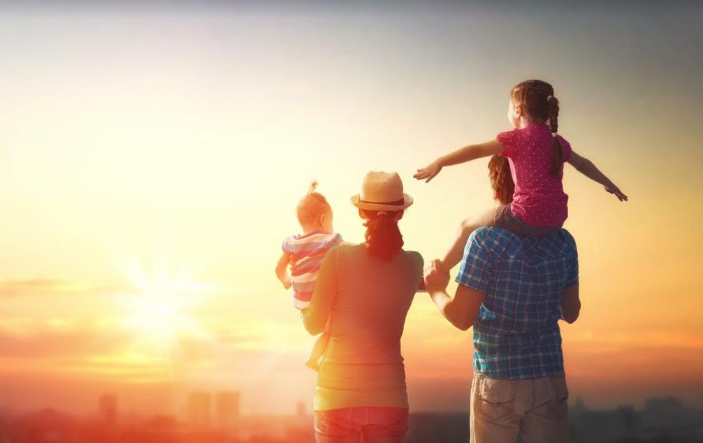 Family Entertained During Summer Vacation 