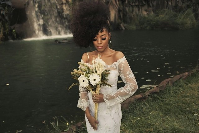 Enduring Grace Of Long-Sleeved Wedding Gowns